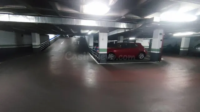 Plaza de parking junto a metro tetuán - foto 2