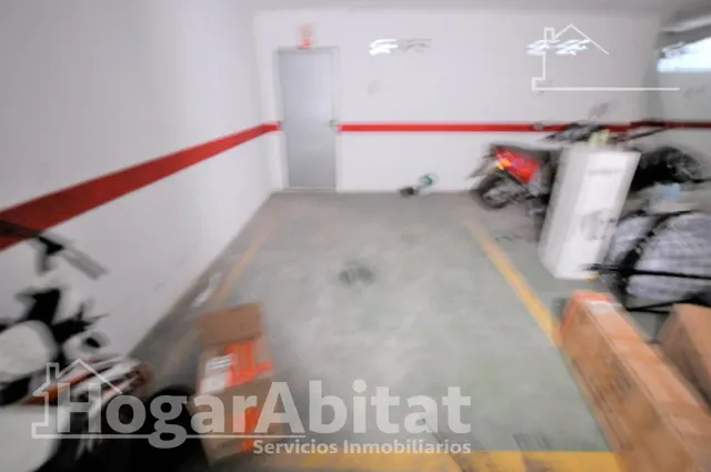Excelente oportunidad en este amplio piso exterior con balcón, garaje y trastero — 35
