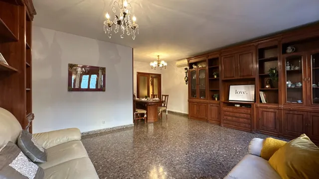 Exclusiva vivienda de 4 dormitorios con amplia plaza de garaje en pleno centro de Zaragoza — 27