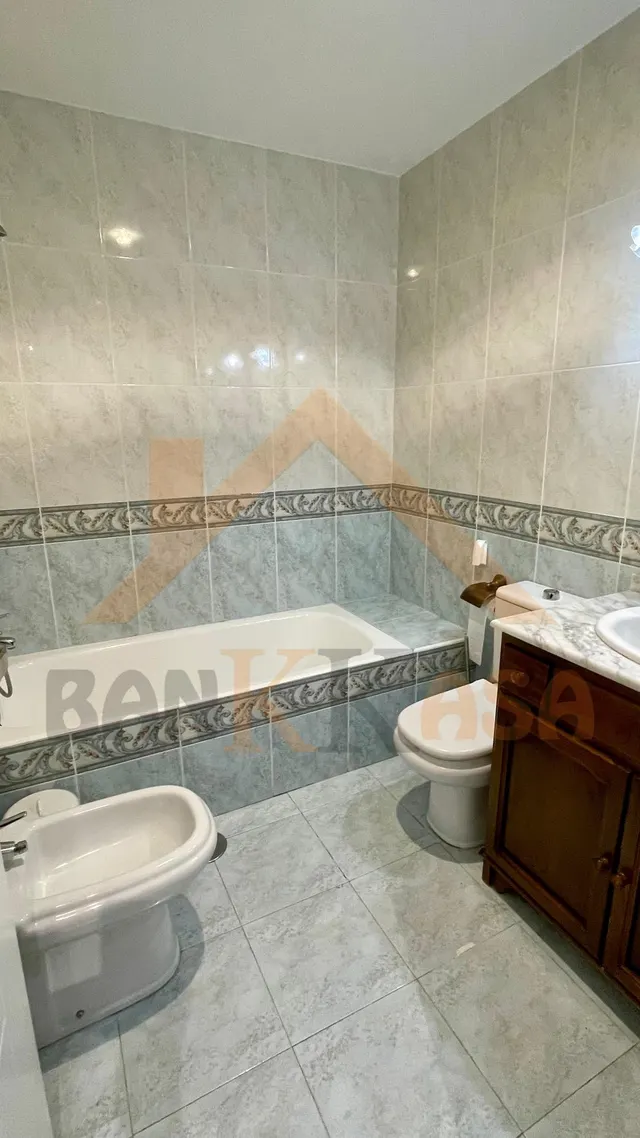 AMPLIO PISO DE 3 DORMITORIOS — 20