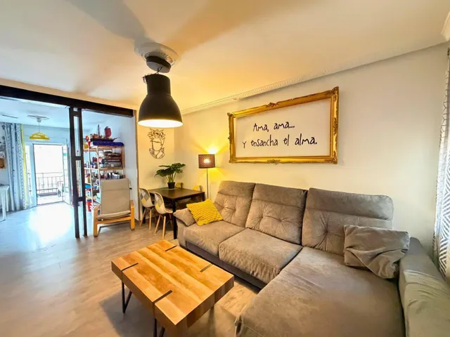 PISO EN VENTA CON TERRAZA EN PORTAZGO, PUENTE DE VALLECAS. - foto 2