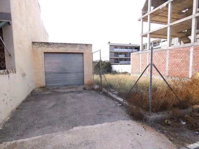 ++Terreno urbano en Archena ++16 m. de superficie construida, 315 m. superficie parcela — 2