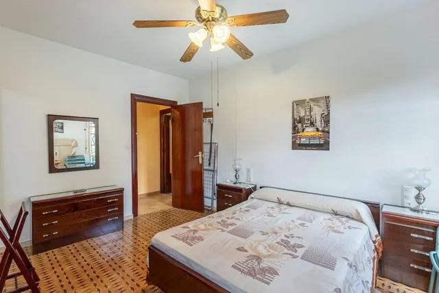 Gran casa con parcela y piscina en Cájar — 16