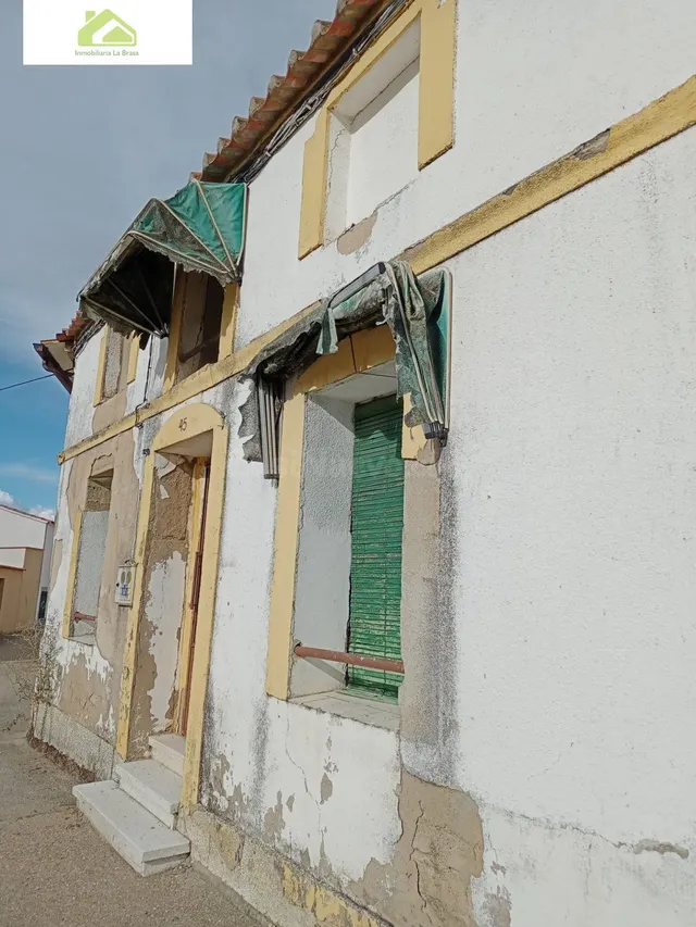 CASA EN VENTA EN SAN MIGUEL DE LA RIBERA,PARA REFORMAR