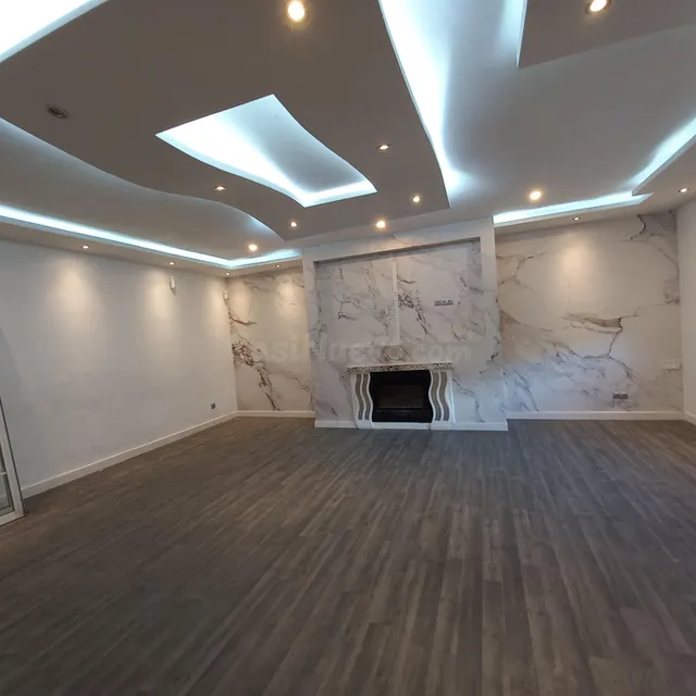 Gran casa con local de 160m2 en Reus — 3