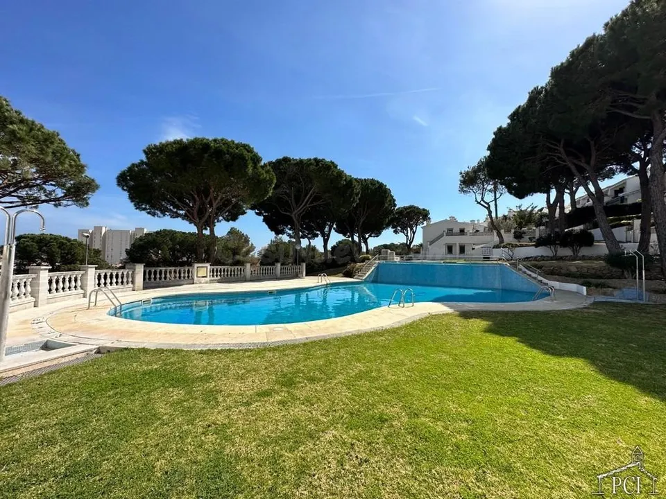 Casa adosada con piscina comunitaria - Sant Antonio de Calonge.