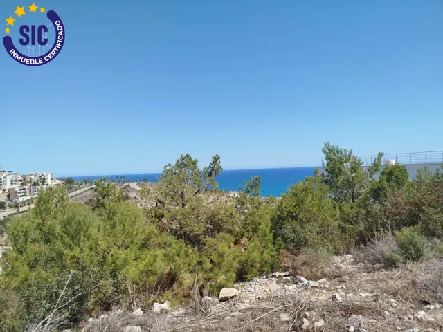 Parcela urbana con espectaculares vistas al mar — 23