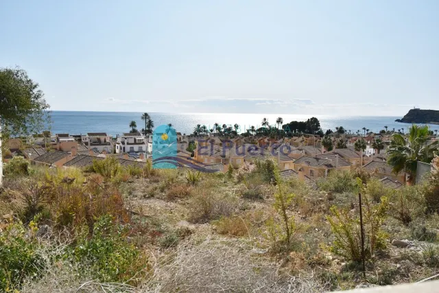 SOLAR A LA VENTA CON UN PROYECTO DE OBRA !! VISTAS AL MAR!! 
