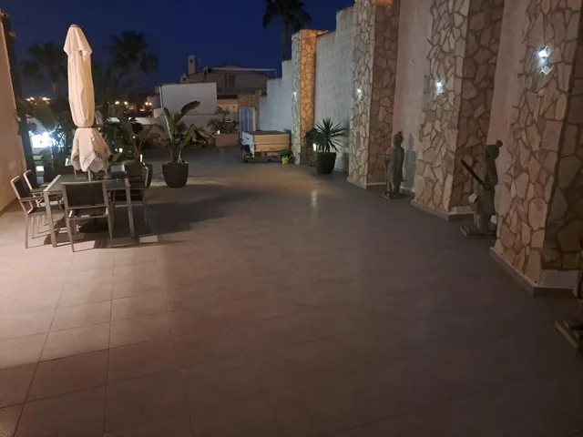 Hermosa villa con dos apartamentos separados y un estudo — 25