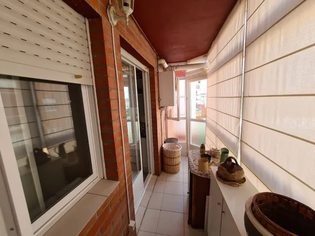 SE VENDE  PISO AMUEBLADO, 132 M2 EN LA BAÑEZA, 3 HAB., 2 BAÑOS, TERRAZA, ASCENSOR., — 20