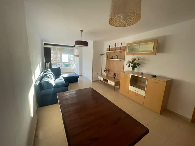 VIVIENDA DE 4 DORMITORIOS EN ZONA POLITÉCNICA - foto 2