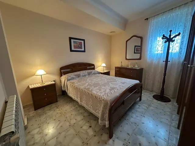 Casa en Toreno con Terreno: Amplia Propiedad de 3 habitaciones — 12