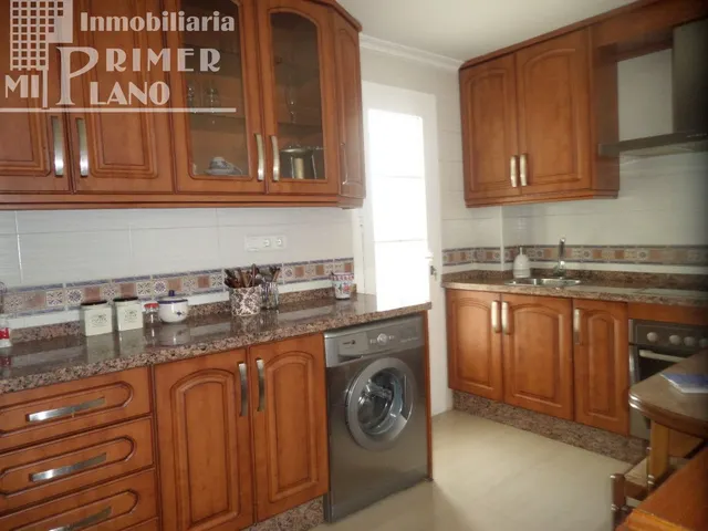 Piso de 4 dormitorios, cocina y baños, 120m2, con plaza de garaje y exterior, Dña.Crisanta — 16