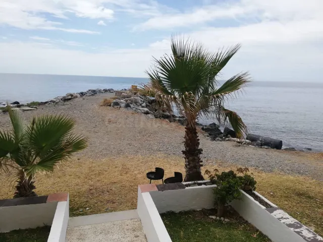 Piso en la mismísima playa en Torremuelle - foto 2