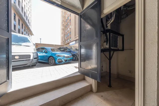 Local comercial de 200 m2 en Rafael Cabrera – Gran visibilidad y salida a dos calles — 20