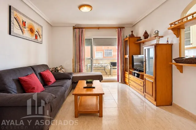 Apartamento en venta con terraza, piscina comunitaria y plaza de garaje, en la manga del mar menor, zona del estacio — 5