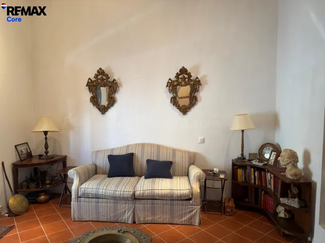 Casa con Encanto de 180 m2 con Patio y Gran Porche en el Centro de Puebla de la Calzada — 5