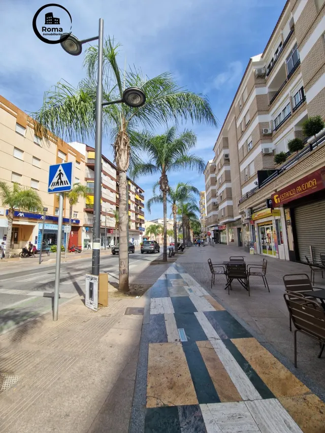 Local en venta y alquiler con opción a compra en Avenida de  - foto 4