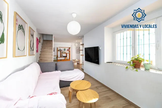 ¡Tu hogar soñado te espera en esta espectacular casa reformada! — 6