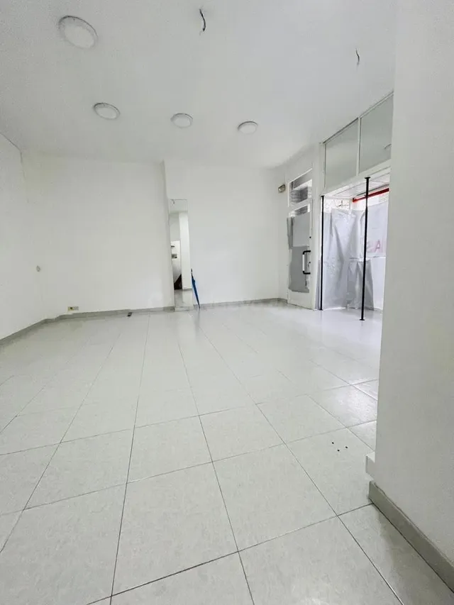 SE VENDE O SE ALQUILA LOCAL EN RIBEIRA - foto 5