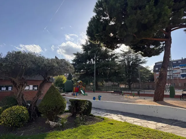 Bajo en venta en Majadahonda — 24