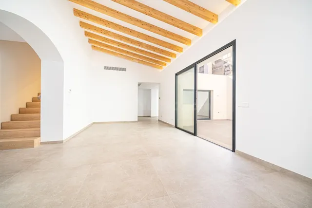 Obra nueva con Piscina recien terminada - foto 2