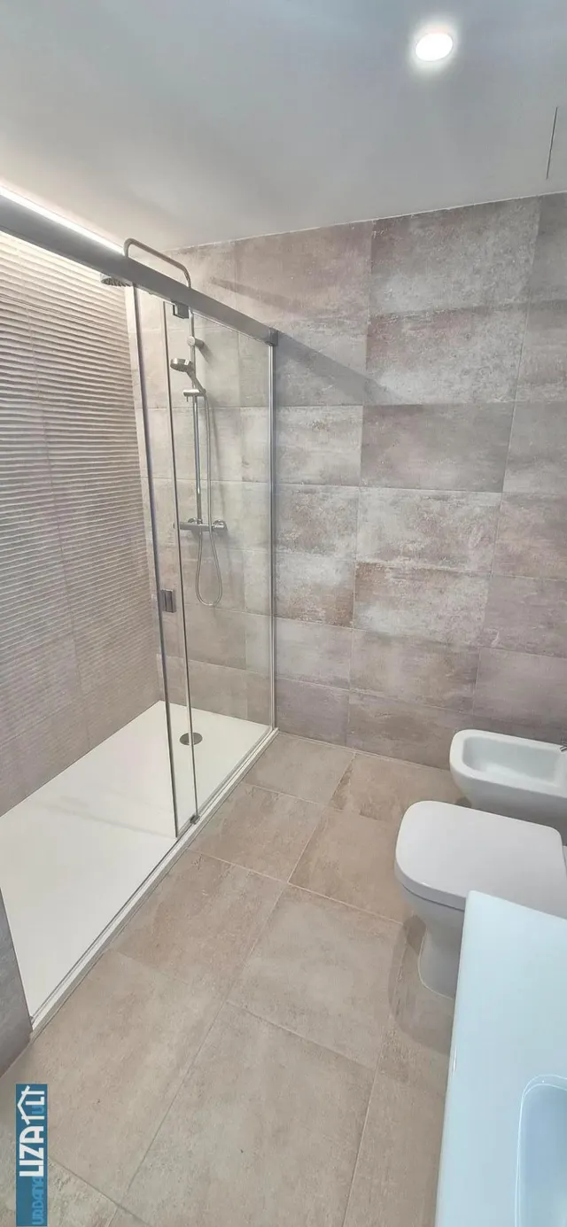 Piso Nuevo a Estrenar con Excelentes Características y Piscina Comunitaria — 28