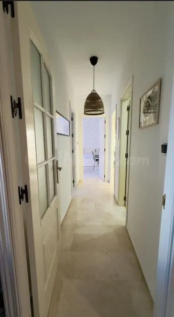 Se alquila un piso en Calle Periodista Eduardo ideal para fa - foto 3