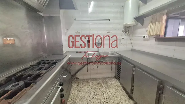 LOCAL COMERCIAL EN LA PENILLA. — 7