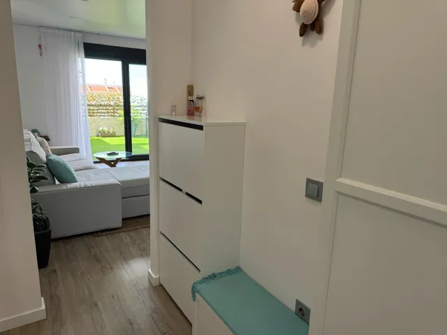 Ático orientado al sur con vistas al mar y amplia terraza en el centro de Torrevieja — 24
