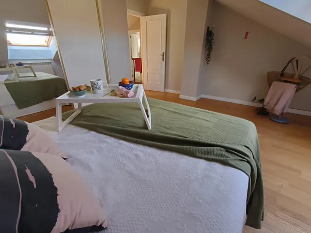 ENAMORATE A UN PESTAÑEO ¡Tu nuevo hogar en Villaobispo te está esperando! ✨ — 10