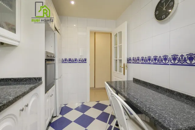 Piso en Calle Arabial con Vistas Despejadas al Parque García Lorca — 15