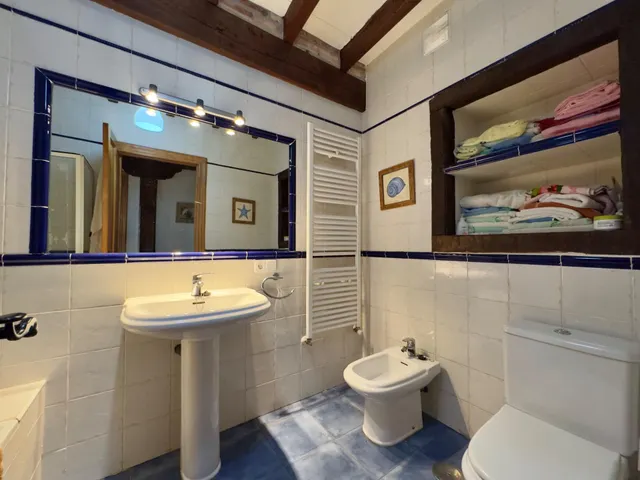 CASA CON JARDIN EN LIANDRES — 25