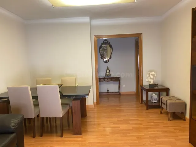 SE ALQUILA PISO CON TRES habitaciones CENTRICO SAN LORENZO M
