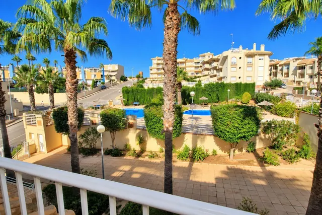 DÚPLEX DE 3 DORMITORIOS EN PRIMERA LÍNEA DE PLAYA CON VISTAS - foto 4