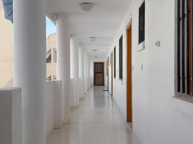 Apartamento de 2 habitaciones  con espaciosa terraza junto a todos los servicios — 25