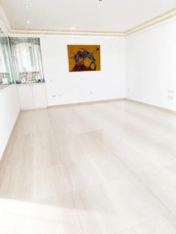 CHALET EXCLUSIVO CON GRAN PARCELA, PRIVACIDAD Y ACABADOS DE LUJO. — 8