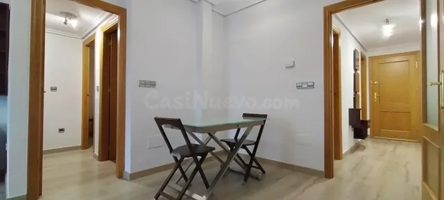 ALQUILER SÓLO DE TEMPORADA Piso de 3 dormitorios y 2 baños e - foto 5