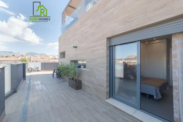 Ático dúplex con piscina en Maracena — 28