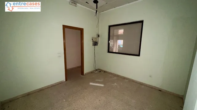 LOCAL COMERCIAL EN RICARDO PORTALES — 48