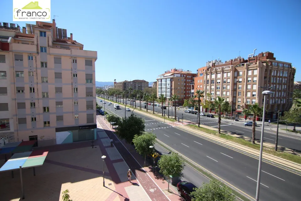 VENTA Y ALQUILER DE PLAZAS DE GARAJE EN JUAN CARLOS I y MARQUES DE LOS VELEZ
