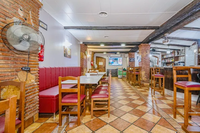 Bar en funcionamiento con local en propiedad, terraza y negocio completo en Atarfe — 20