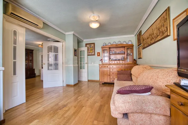 VIVIENDA AMPLIA CON BALCÓN Y GARAJE OPCIONAL EN EL CENTRO DE - foto 4