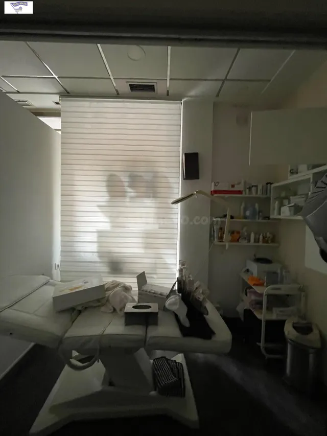 LOCAL EN ALQUILER CON TRASPASO: PELUQUERÍA Y ESTÉTICA — 5
