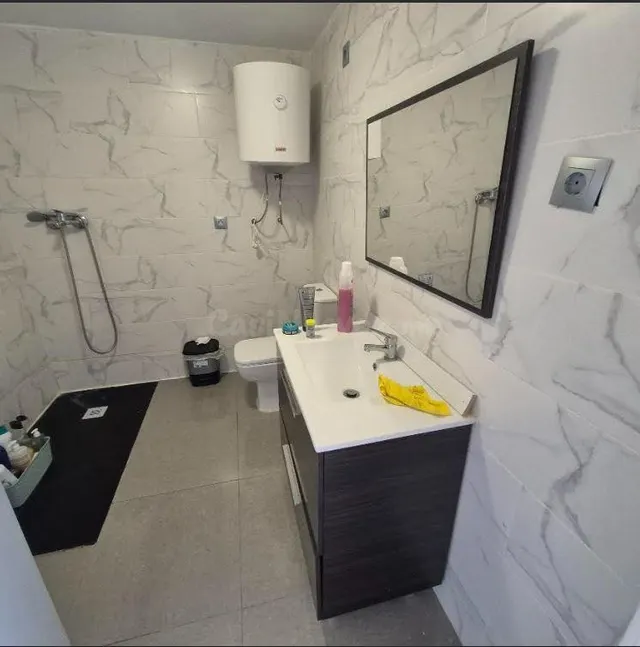 SE VENDE CASA TOTALMENTE REFORMADA EN EL GRUPO SAN ANTONIO — 3