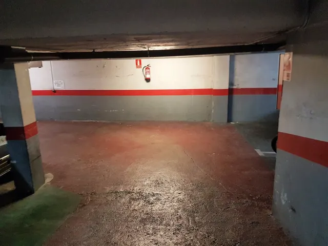 Ref: 2561V EL PUTGET i EL FARRÓ: Plaza de Parking en VENTA para COCHE MEDIANO+MOTO — 6