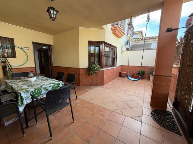 ¡Casa adosada con patio, garaje y sótano en La Victoria, Córdoba! — 50