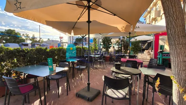 RESTAURANTE EN FUNCIONAMIENTO + APARTAMENTO EN SÓTANO A 50 m - foto 2