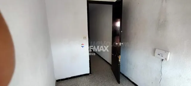 Oportunidad bancaria: Piso a reformar en la quinta planta, S - foto 4