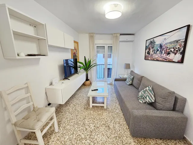 Estupendo apartamento con LICENCIA TURISTICA junto a La Campana — 10